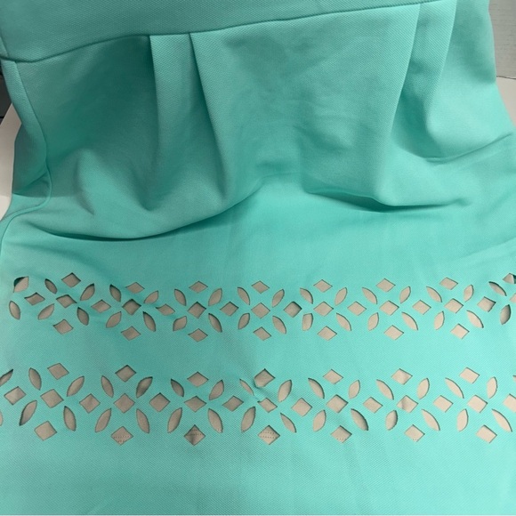 ➕Sangria Mint Green Sleeveless Dress with cut out design - Picture 5 of 11